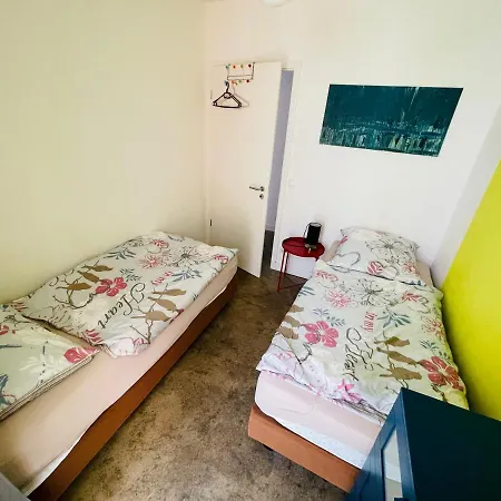 Zentrale Ruhige In Berlim